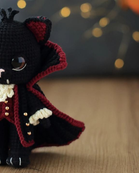 Draco Vampire Cat Amigurumi Crochet Pattern