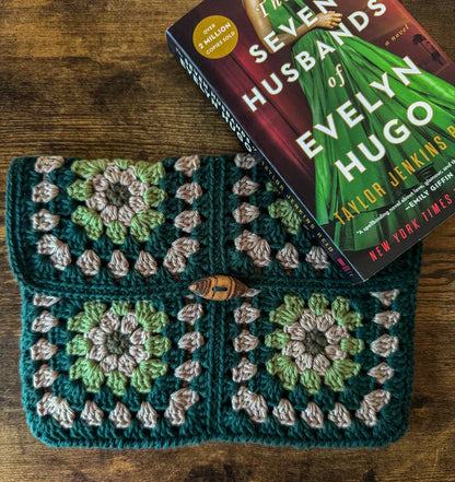 Granny Square Pouch Crochet Pattern - Cielcraft
