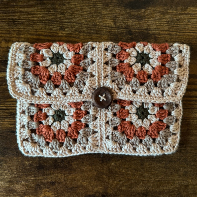 Granny Square Pouch Crochet Pattern - Cielcraft