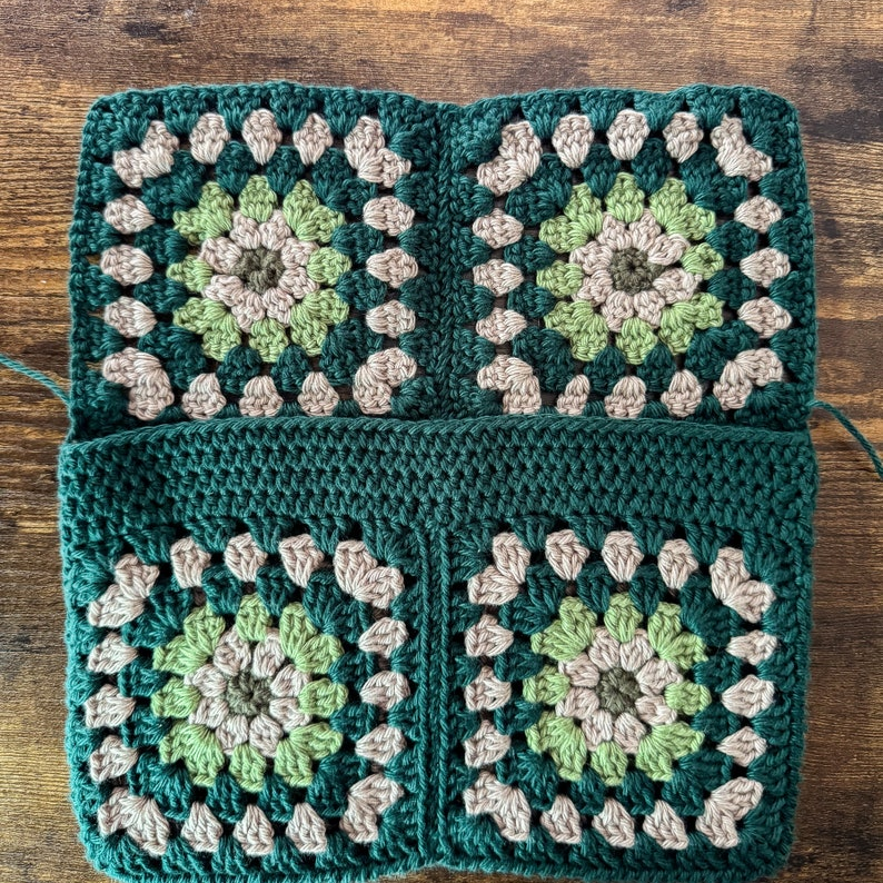 Granny Square Pouch Crochet Pattern - Cielcraft