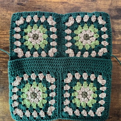 Granny Square Pouch Crochet Pattern - Cielcraft