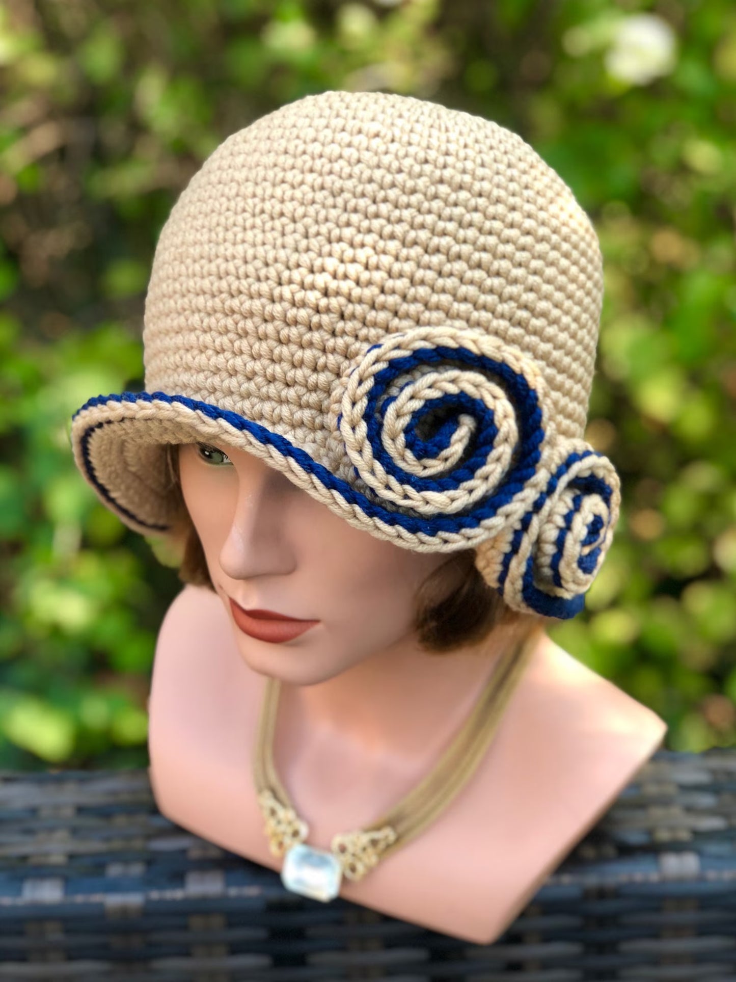🎩 Vintage Cloche Hat Crochet Pattern ✨