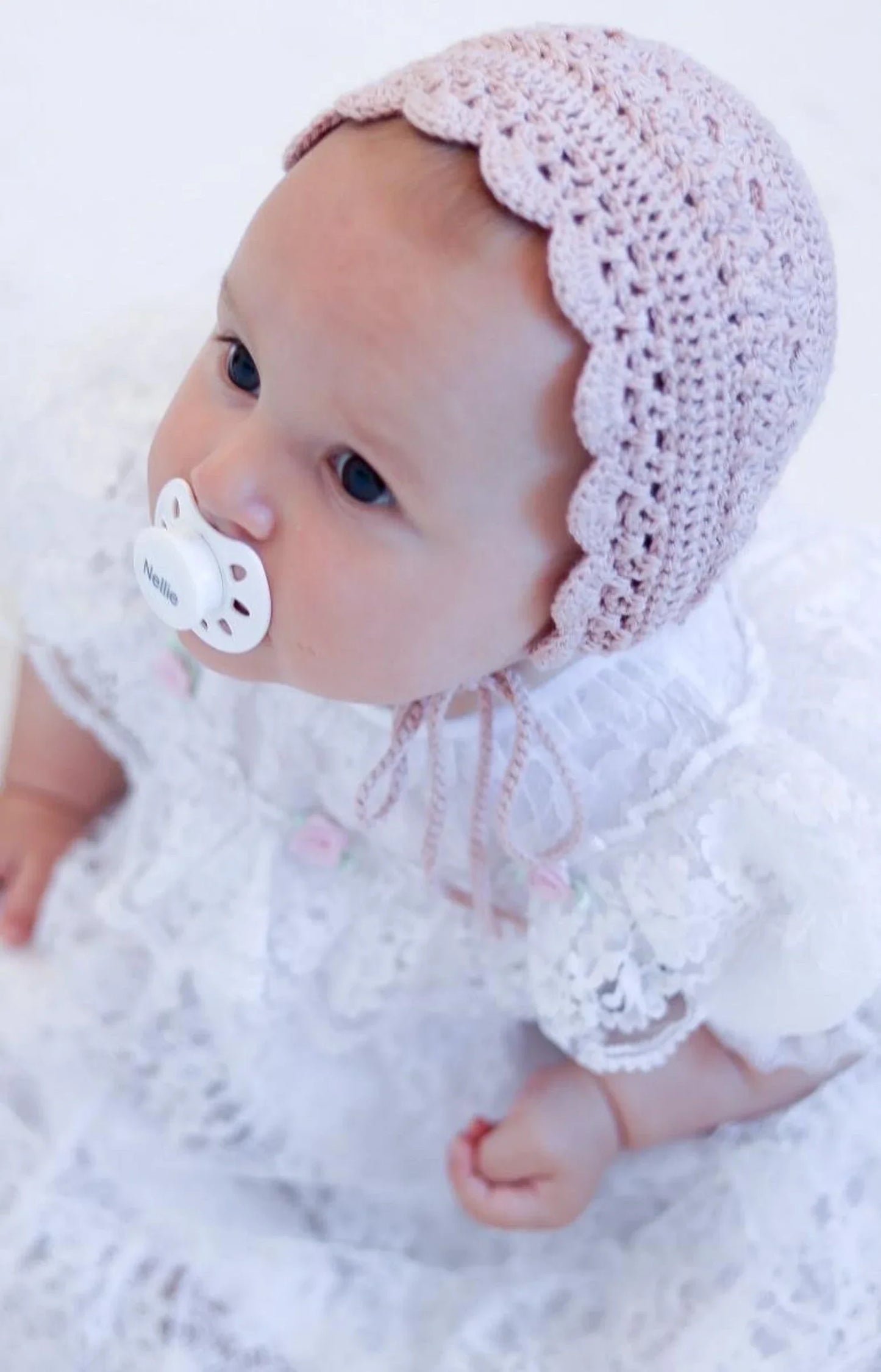 🌸 Lovely Baby Bonnet Crochet Pattern – 3 Sizes (PDF)