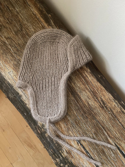 ❄️ Cozy Pilot Hat – Ribbed Knit Pattern (PDF)