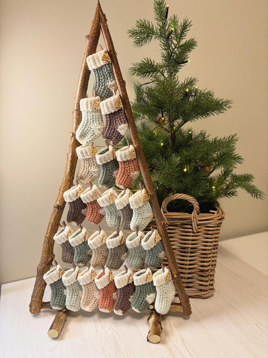 🧦 Holiday Mini Stockings – Beginner Crochet Pattern 🎄