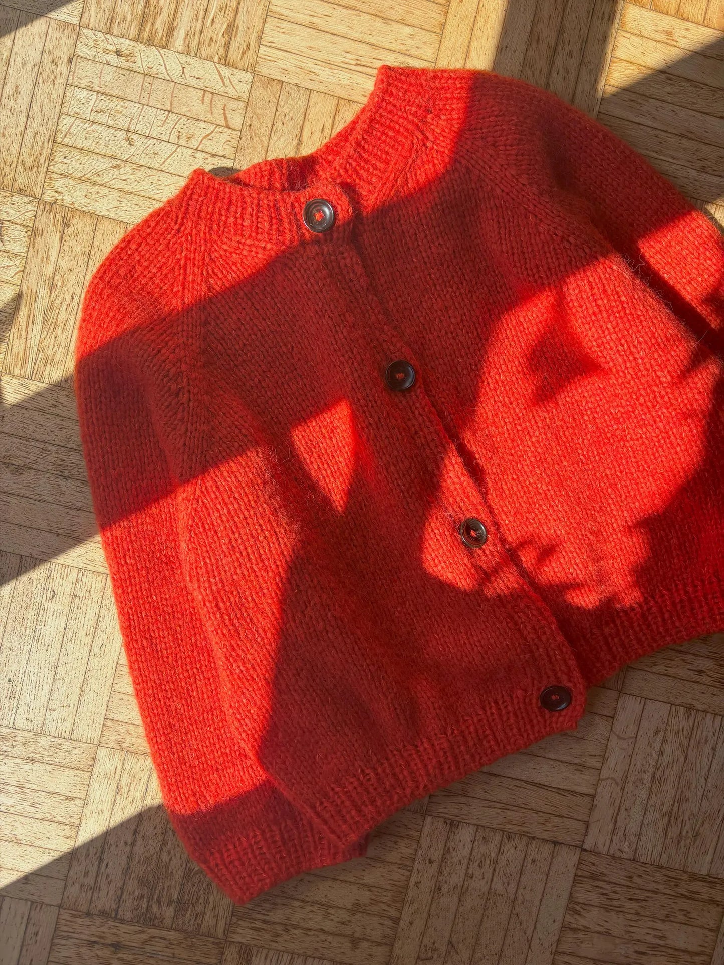 🧶 Beginner Knit Cardigan Pattern – Oversized Raglan Sweater